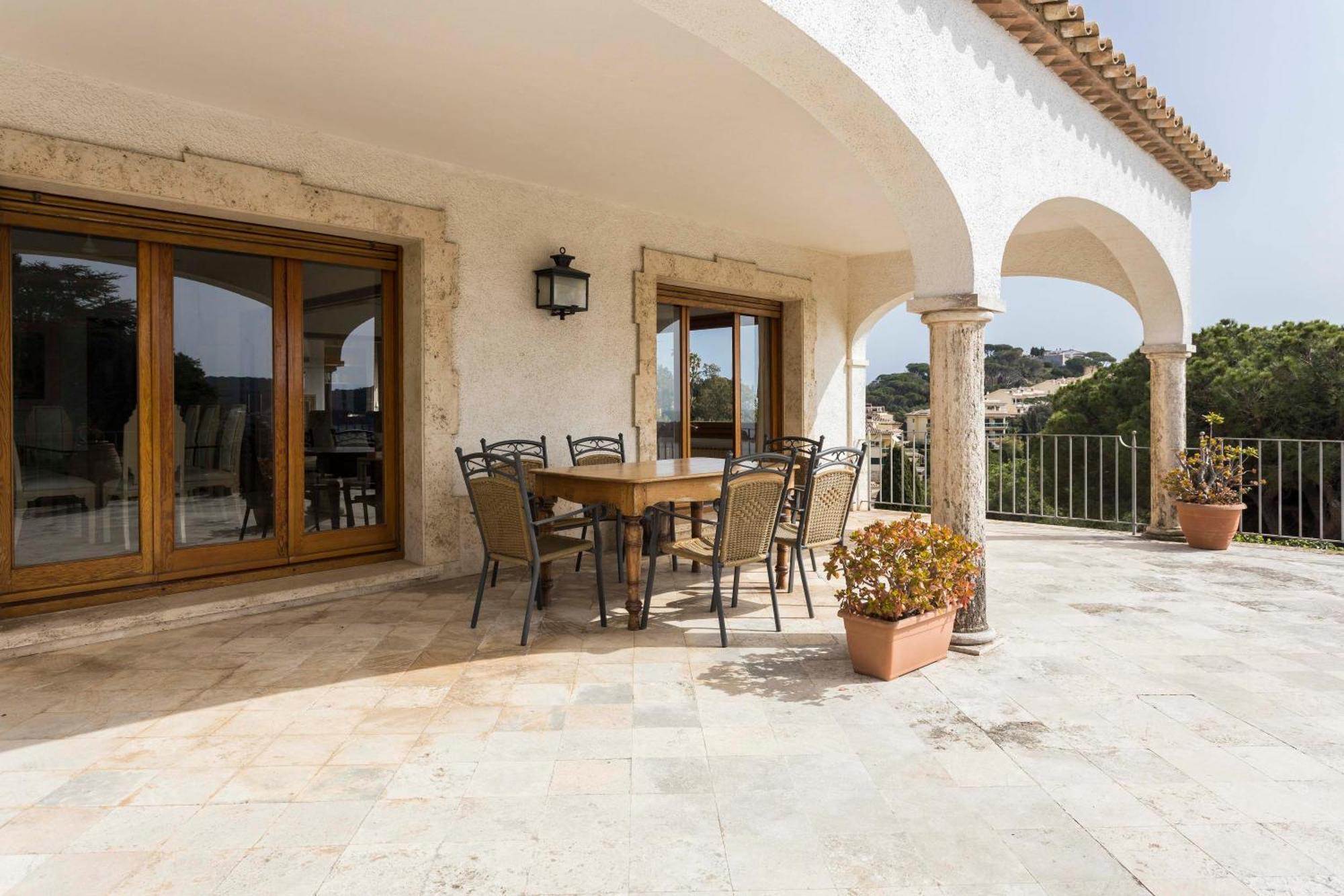 Villa Maricel Сан Фелиу де Гиксолс Екстериор снимка