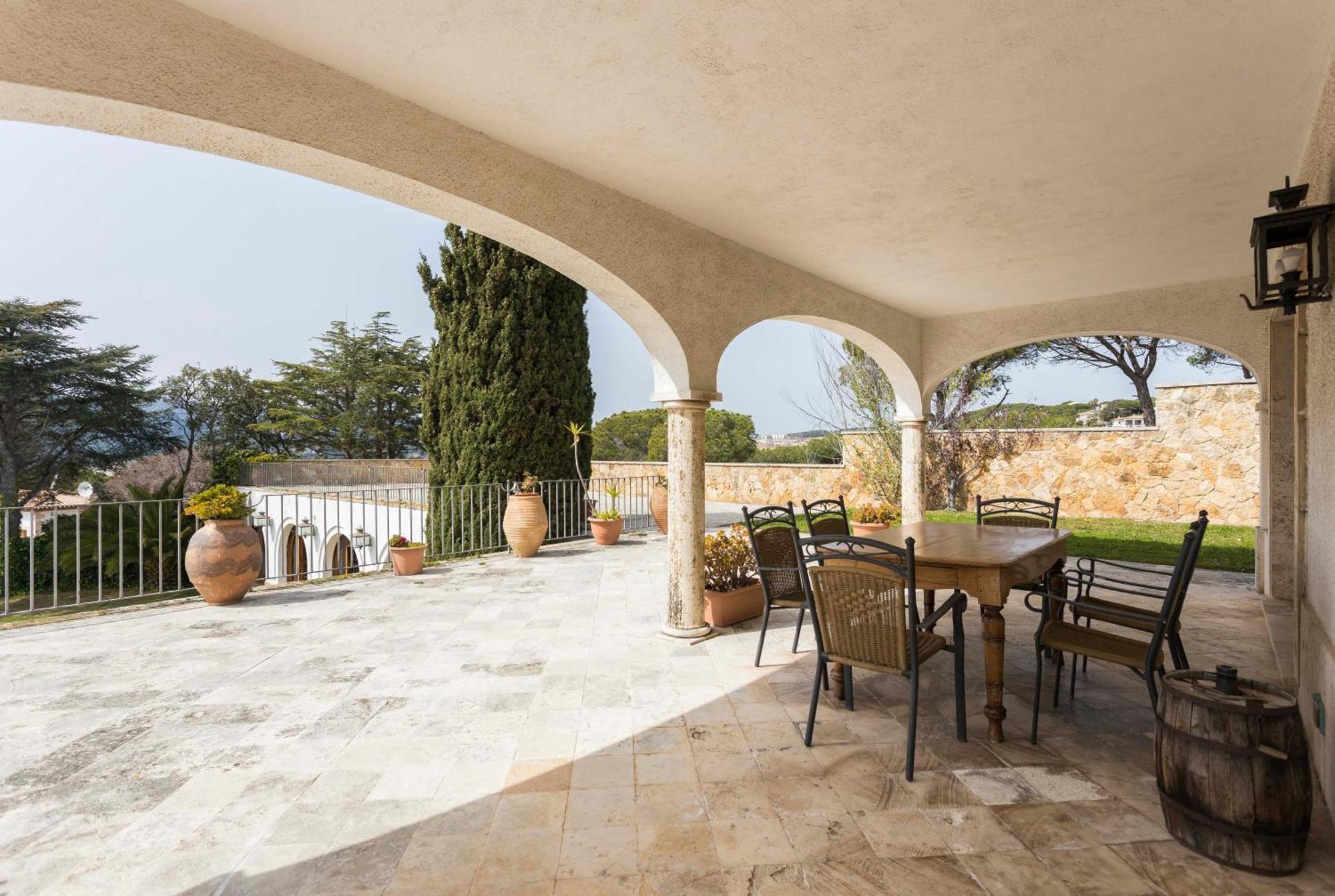 Villa Maricel Сан Фелиу де Гиксолс Екстериор снимка
