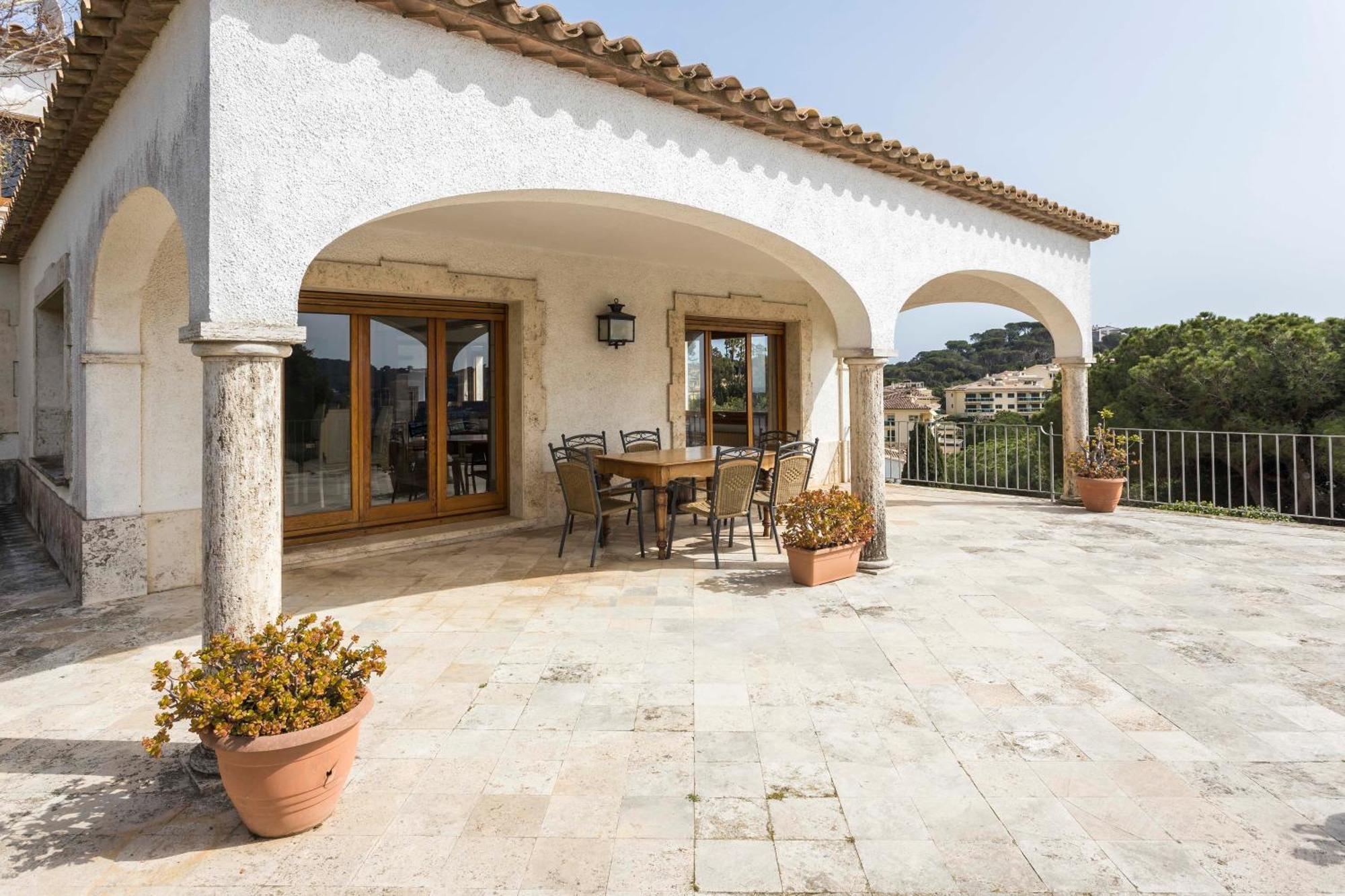 Villa Maricel Сан Фелиу де Гиксолс Екстериор снимка