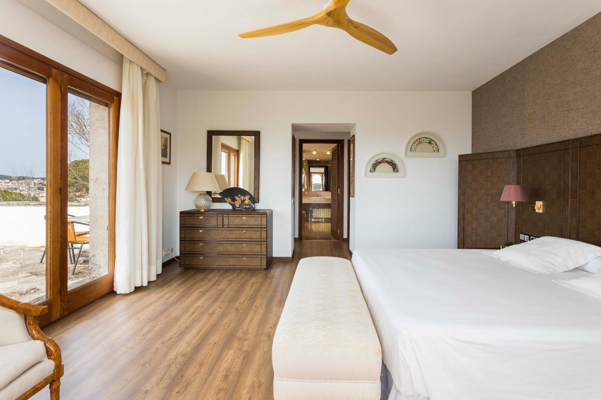 Villa Maricel Сан Фелиу де Гиксолс Екстериор снимка