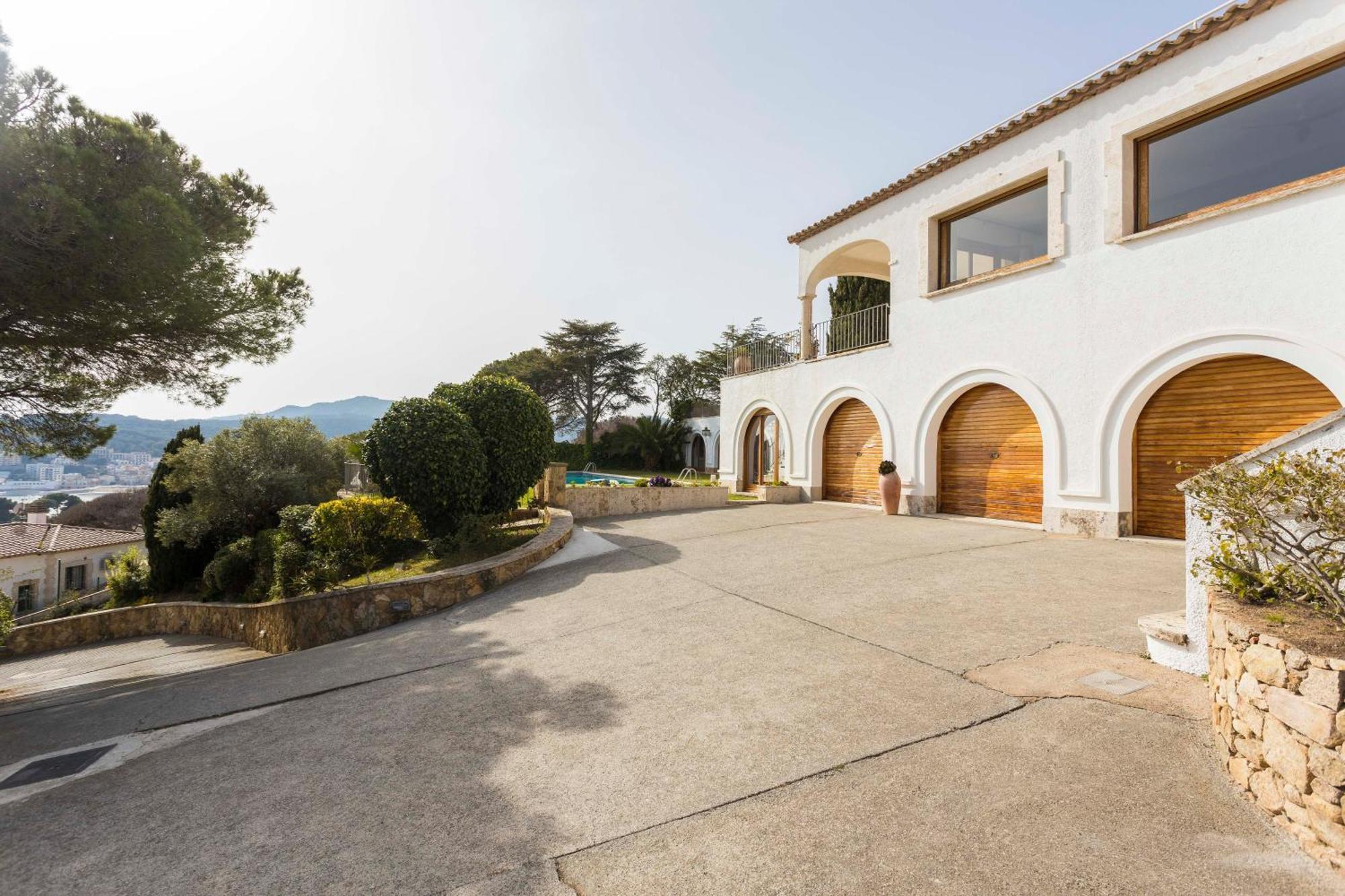 Villa Maricel Сан Фелиу де Гиксолс Екстериор снимка