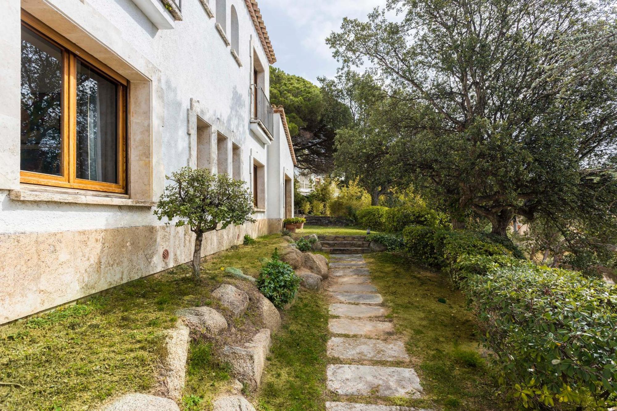 Villa Maricel Сан Фелиу де Гиксолс Екстериор снимка
